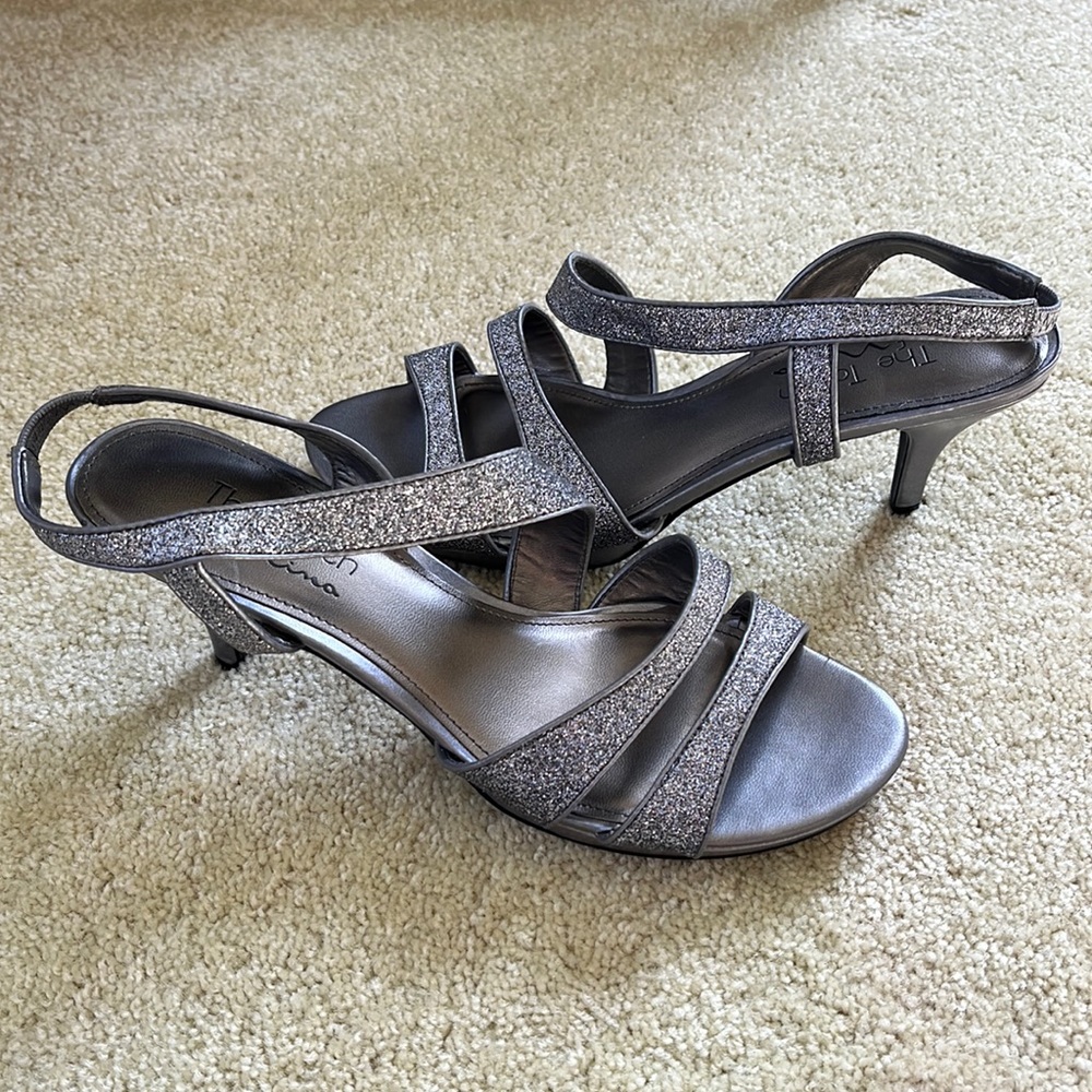 Special occasion dress sandals 7.5 by The Touch of Nina, silver sparkly strappy